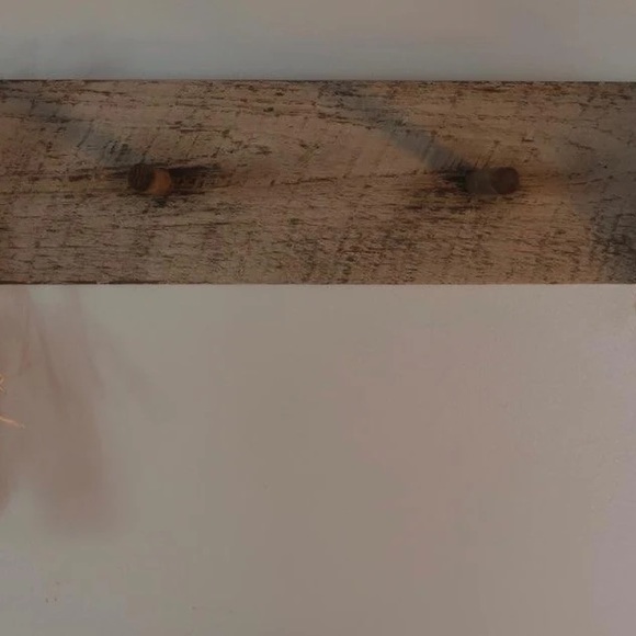 Peg Board Primitive Farmhouse Rack Tombstone Wall Decor - Picture 5 of 6